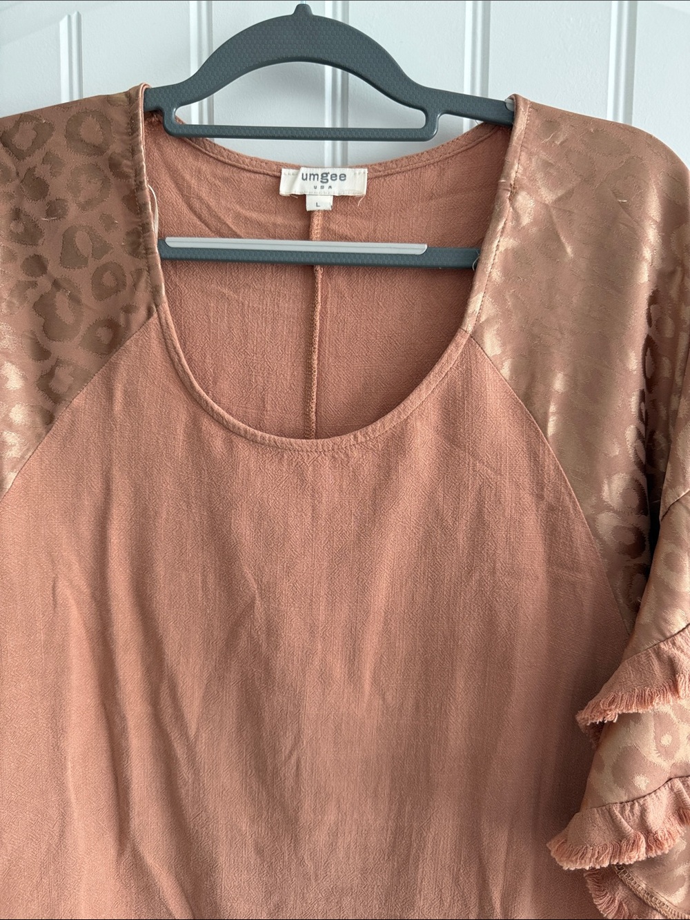 Umgee Peach-Rust Short Sleeve Top with Satin Leopard Sleeves - Picture 2 of 5